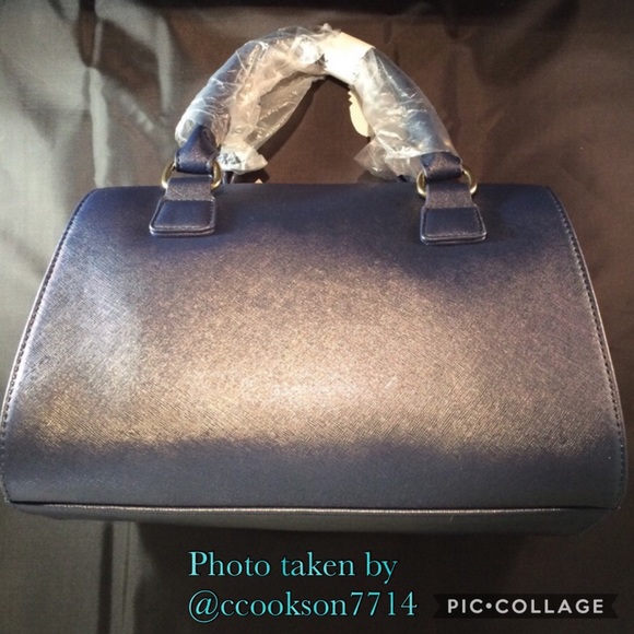 Boutique-Tracy Negoshian navy blue zip top satchel - Picture 2 of 8